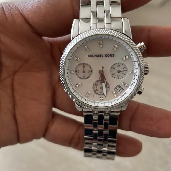 MICHAEL KORS WATCH! - Picture 2 of 7